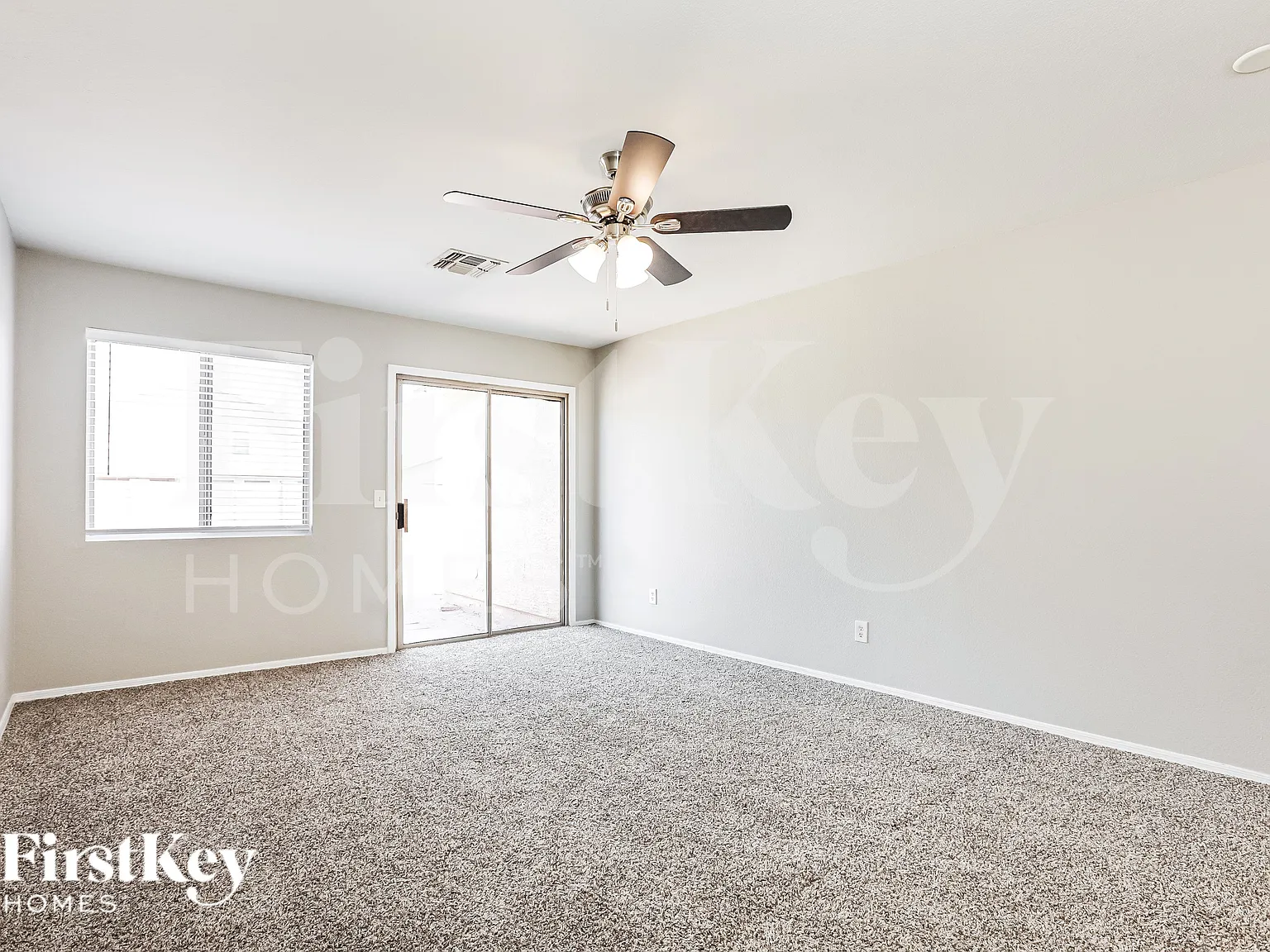 3 bed, 2.0 bath, 1266 sqft, $1,570 — Photo 3