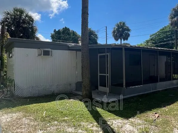 7018 Washington St, New Pt Richey, FL 34652