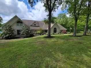 420 Hidden Acres Rd, Paris, TN 38242