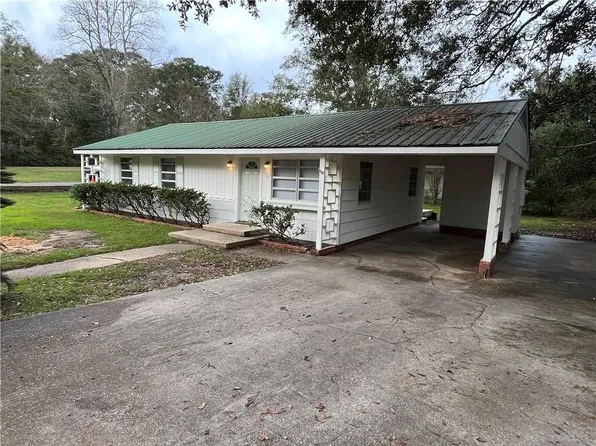 116 Hillside Dr, Chickasaw, AL 36611