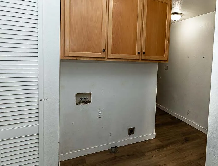 210 210/212 E 12th St #212 — Photo 11