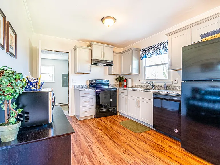 121 Forrest Dr — Photo 11