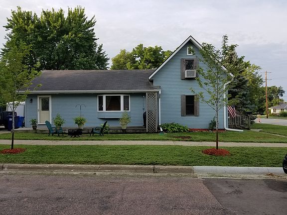 3rd image of 720 N Dakota St