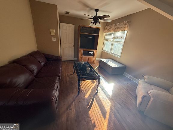 4th image of 135 Acton Dr