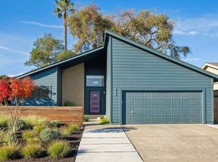 305 Orchard St, Healdsburg, CA 95448