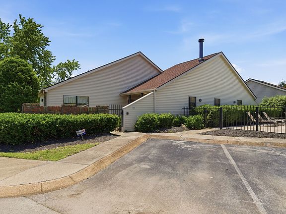 3rd image of 301 Laurel Hill Dr