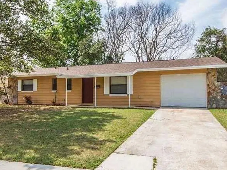 2216 Villano Ave — Photo 1
