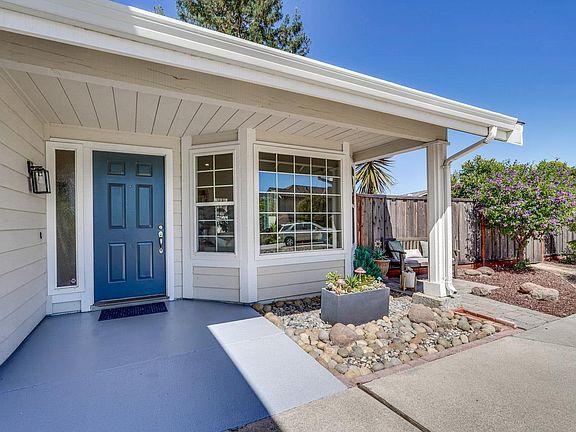3rd image of 7859 Creekline Dr
