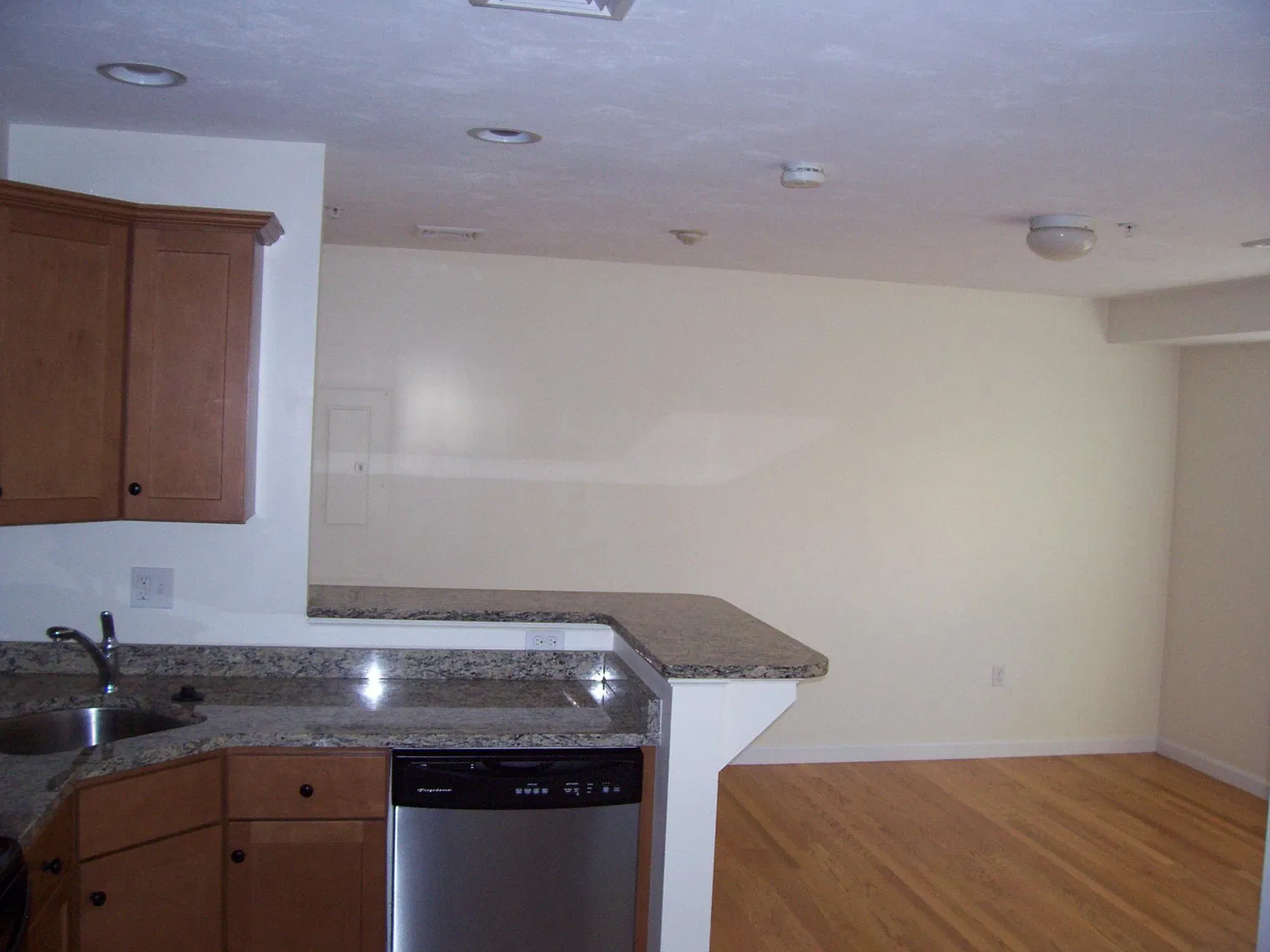 289 North Ave — Photo 3