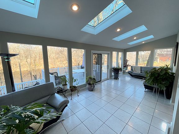 2nd image of 52 North Dr
