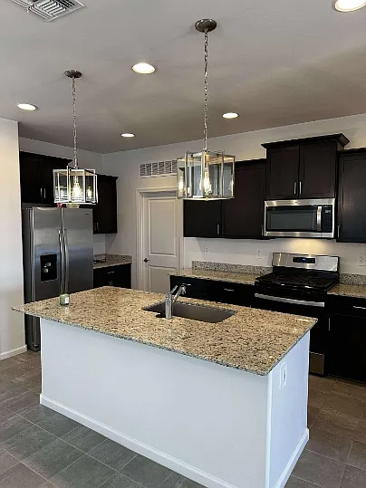 4 bed, 2.5 bath, 2384 sqft, $2,395 — Photo 2