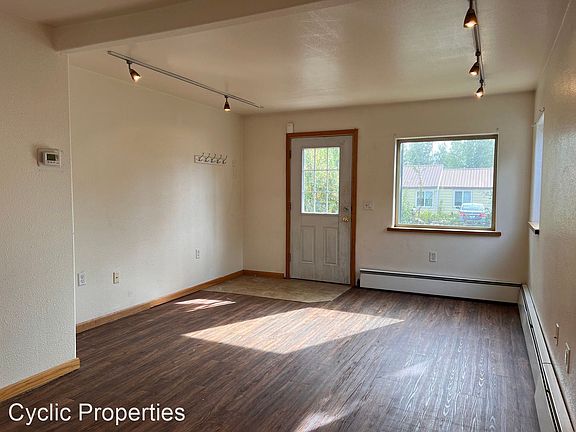 2nd image of 1458 Noble St #1