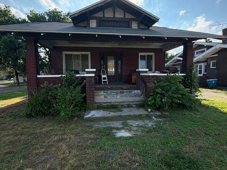 830 N Wood River Ave — Photo 1