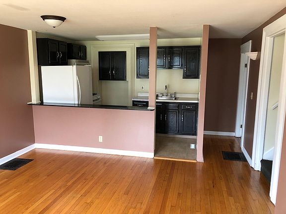 2nd image of 2505 Court St