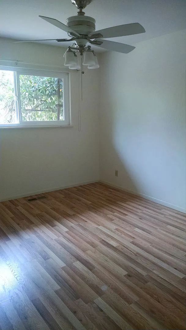 9785 McAnarlin — Photo 2