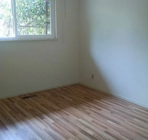 9785 McAnarlin Ave — Photo 2