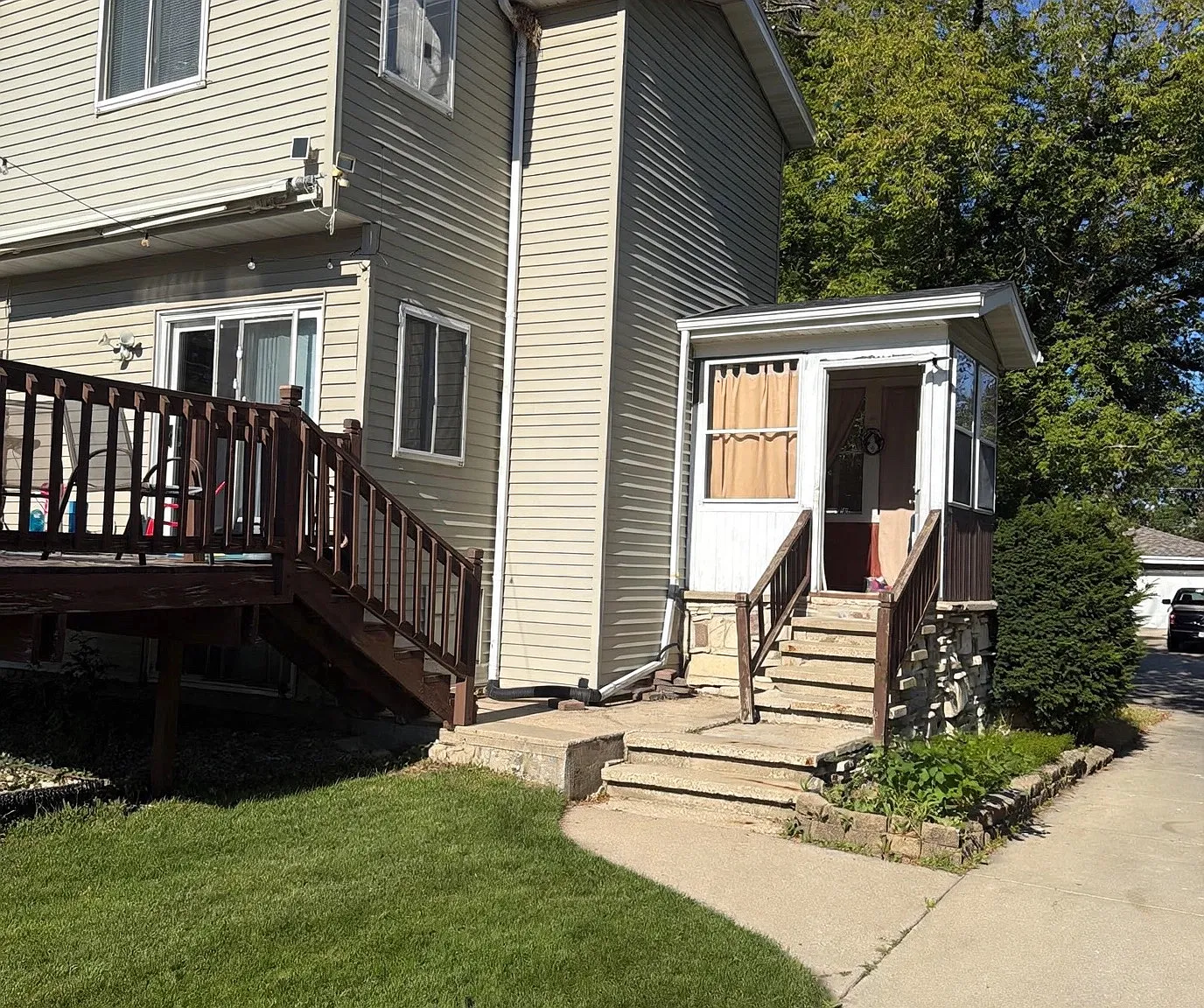 4 bed, 1.5 bath, $2,500 — Photo 2