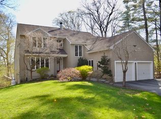 38 Lincoln Point Rd, Charlton, MA 01507