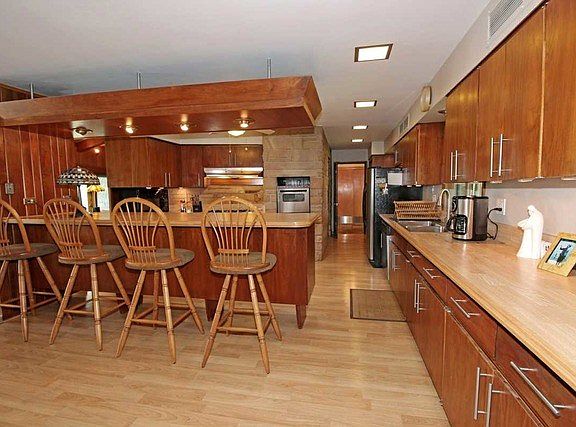5th image of 27488 W Lakeview Dr N