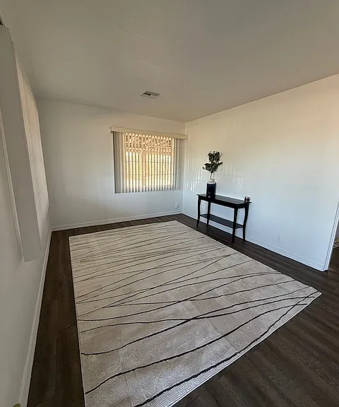 7235 N 55th Ave — Photo 2