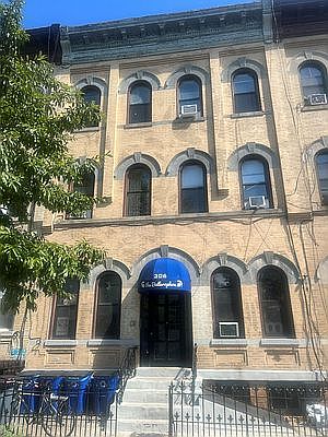 2nd image of 306 Suydam St APT 2R