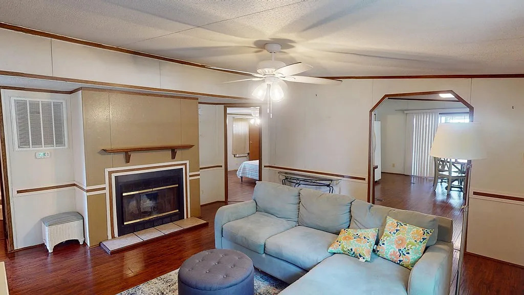 3 bed, 1232 sqft, $1,800 — Photo 4