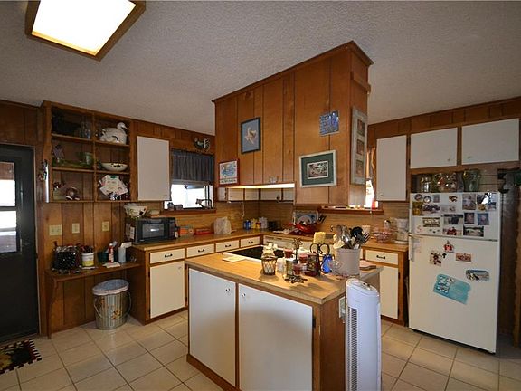 3rd image of 122 E County Road 519