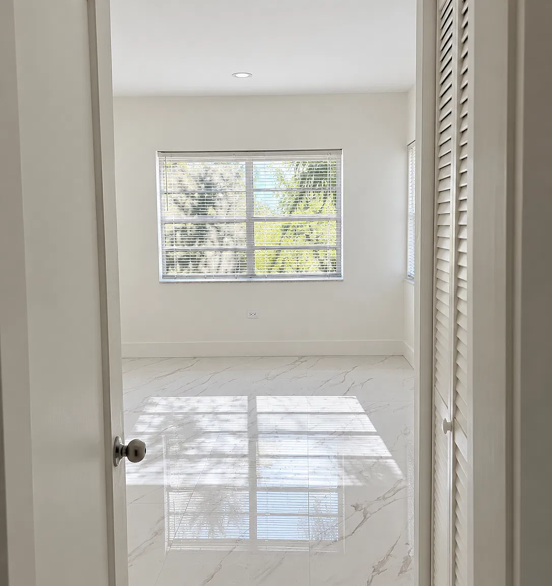 1776 Normandy Dr — Photo 2