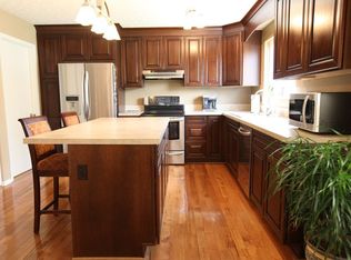 4381 Charleston Ridge Ct, Grove City, OH 43123