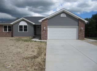 17524 Sunrise Dr, Lowell, IN 46356