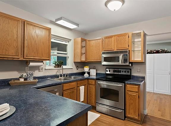 5th image of 935 Zohner Ct