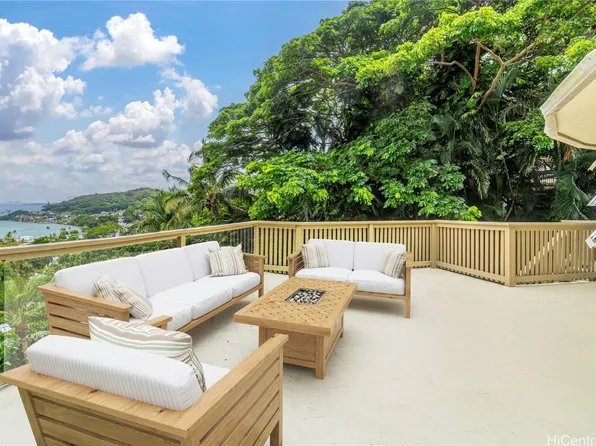 47-342 Mawaena St, Kaneohe, HI 96744