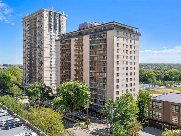 150 Overlook Ave APT 8D, Hackensack, NJ 07601