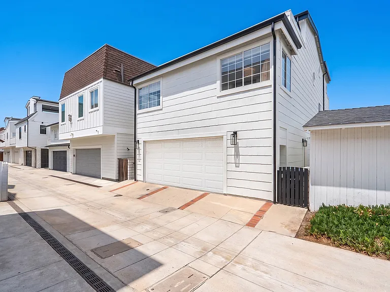 709 W Balboa Blvd — Photo 55