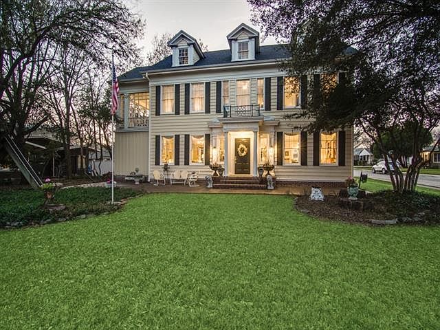 1st image of 215 N Waddill St