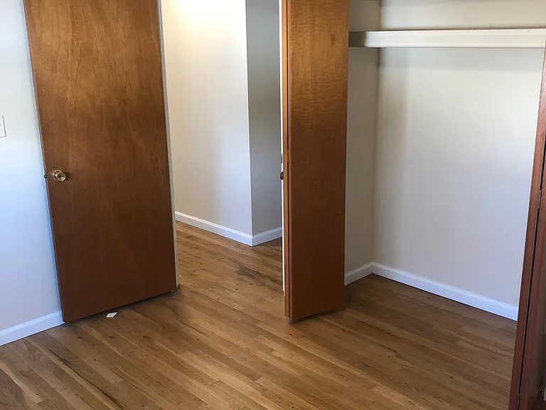 35138 Sansburn St — Photo 15