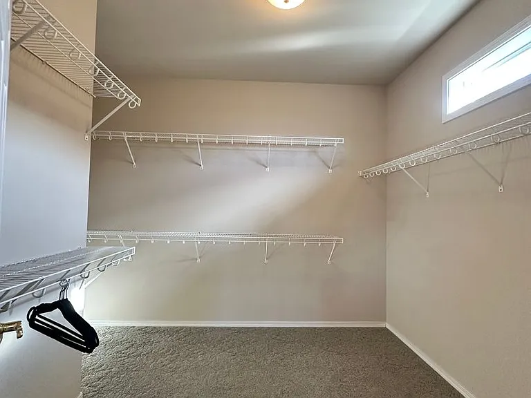 946 Briarwood Dr — Photo 15