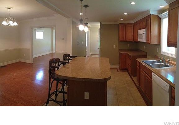 3rd image of 2685 Whirlpool St
