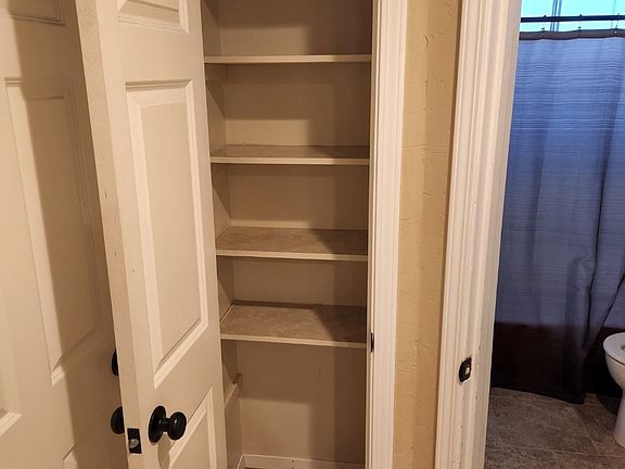 5th image of 1508 E Sierra Ave Room C