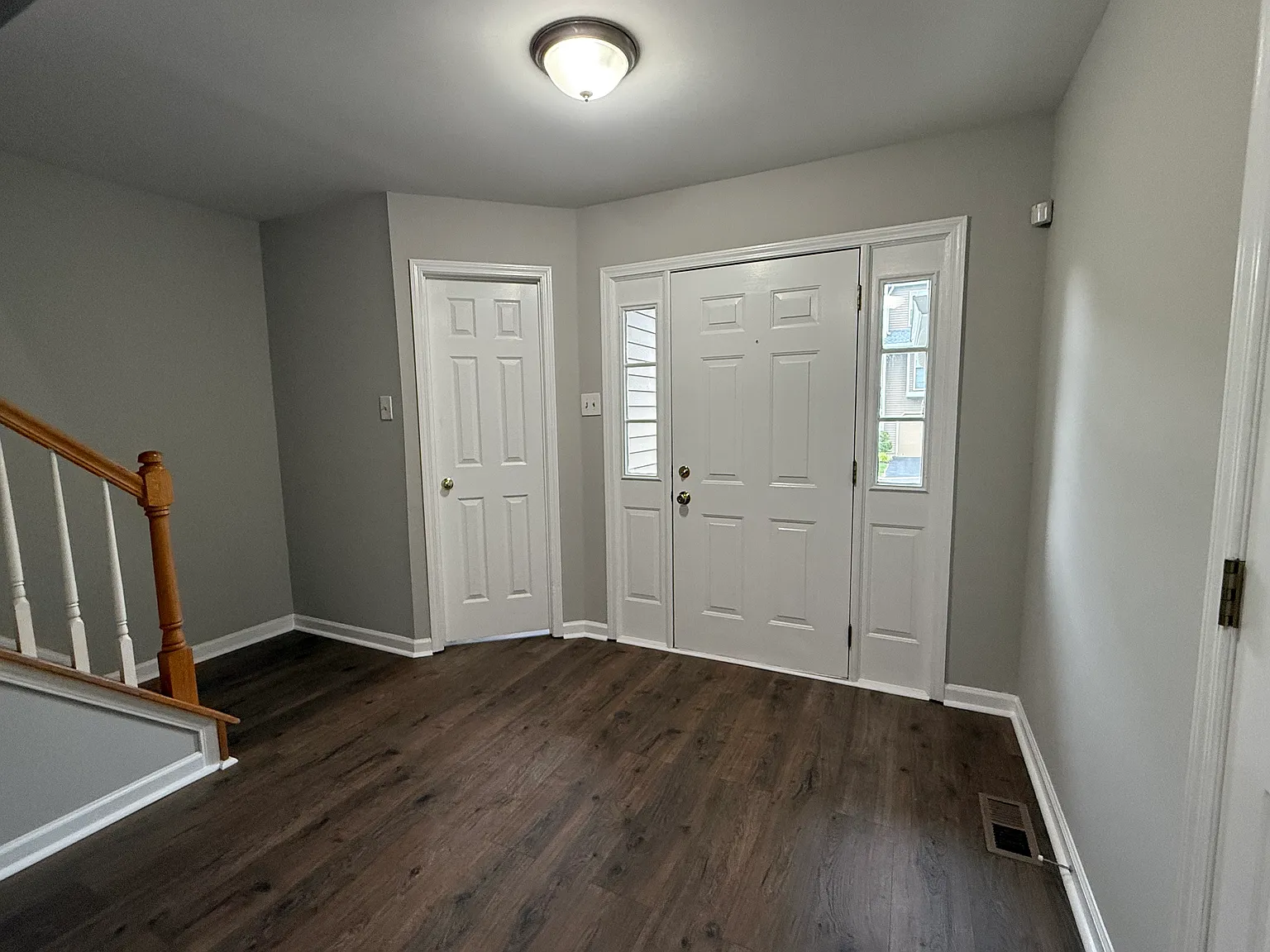 3 bed, 2250 sqft, $3,325 — Photo 3