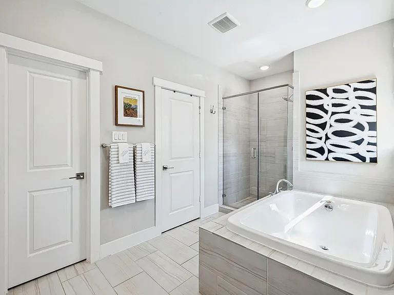 1423 Biondo Way — Photo 32
