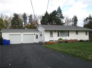 2920 English Rd, Rochester, NY 14616