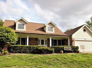 44 Shadowridge Dr, Saint Peters, MO 63376