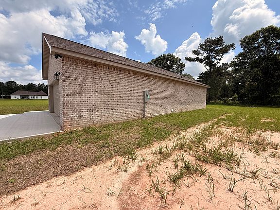 2nd image of 17 Summerwood Dr