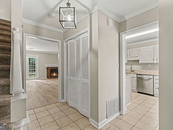5th image of 567 Salem Woods Dr SE
