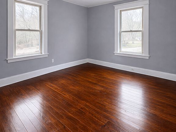 4th image of 19 Bassett St #2