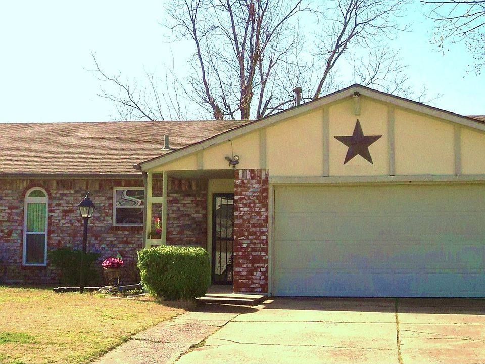 2nd image of 12604 E 33rd Pl