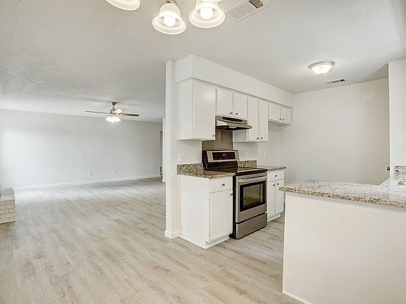 5th image of 1508 Wild Flower Dr