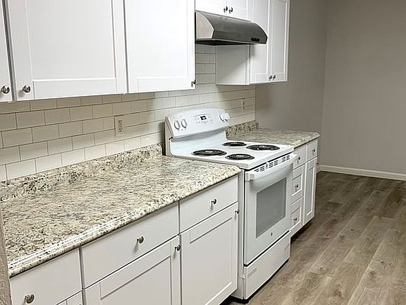 3rd image of 4340 N Bengston Ave