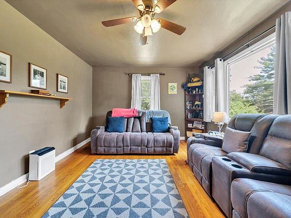 5th image of 2896 Loch Haven Dr